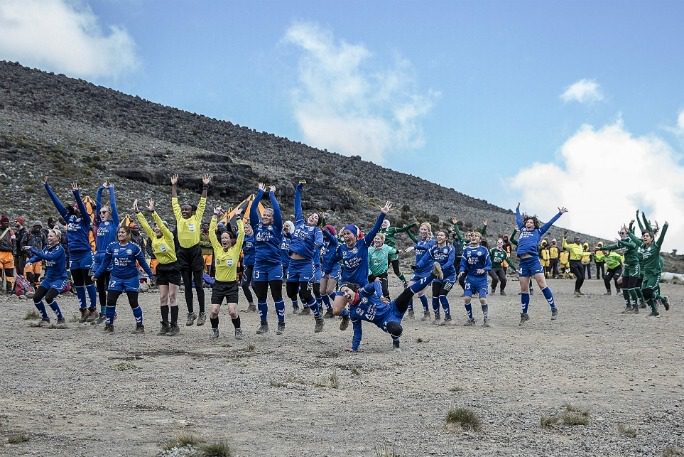 Guinness World Records, світовий рекорд, жіночий футбол, матч на Кіліманджаро, женский футбол, мировой рекорд, equall playing field, Kilimanjaro Guinness World Records, світовий рекорд, жіночий футбол, матч на Кіліманджаро, женский футбол, мировой рекорд, equall playing field, Kilimanjaro