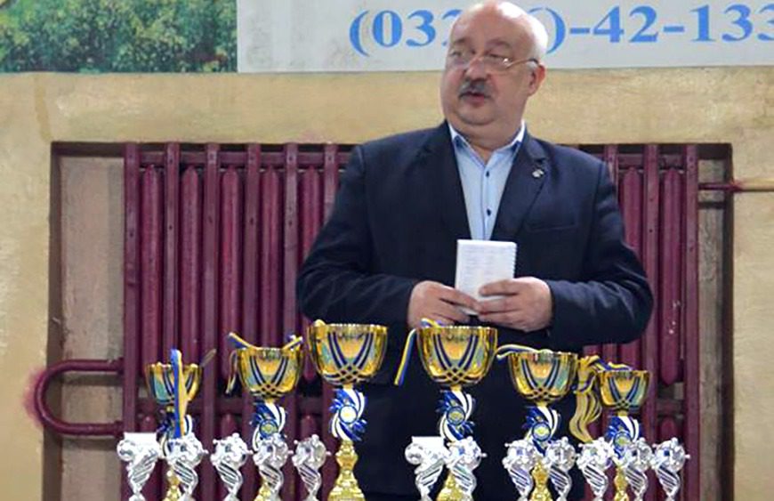 Новояворівськ, жіночий футбол, ЖФК, Мирослав Дорош, футбол для дівчат, різдвяні змагання, жінки у футболі, спорт для всіх, женский футбол