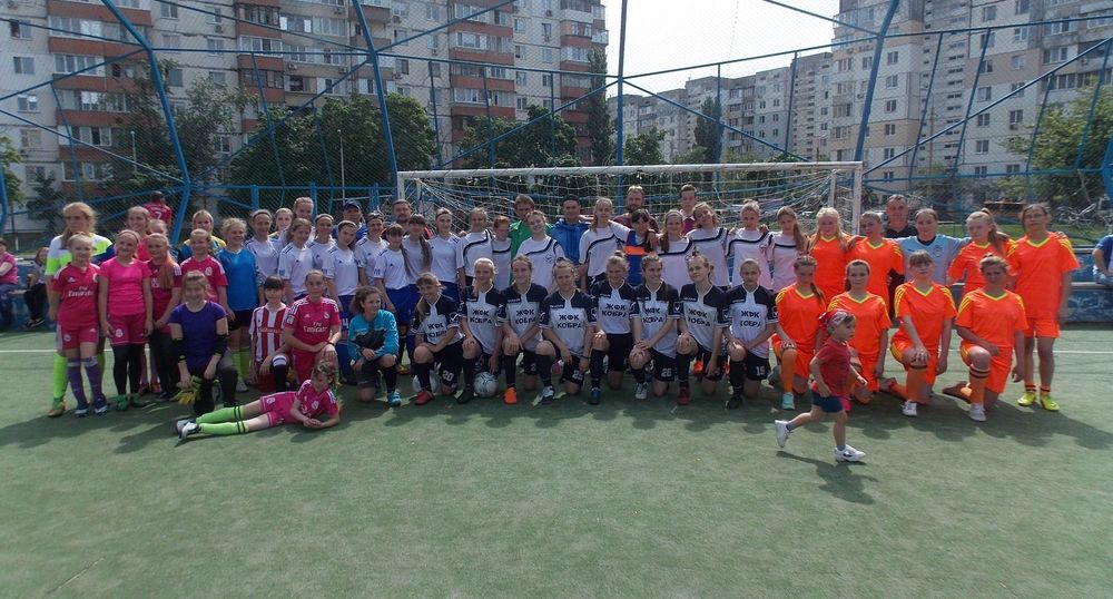 Футбол у кожен двір, футбол серед дівчат, жіночий футбол, Федерації дворового футболу України, ФФУ, женский футбол, дворовой футбол, девочки спорт, Київ, Оболонь, ЖФК