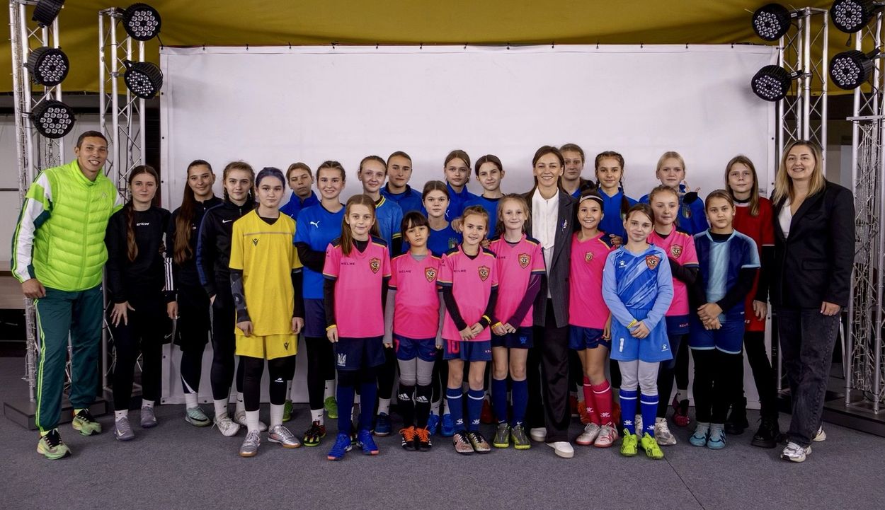 на Славутич Арені пройшов тренінг Української асоціації футболу «Майндсет Чемпіонки»