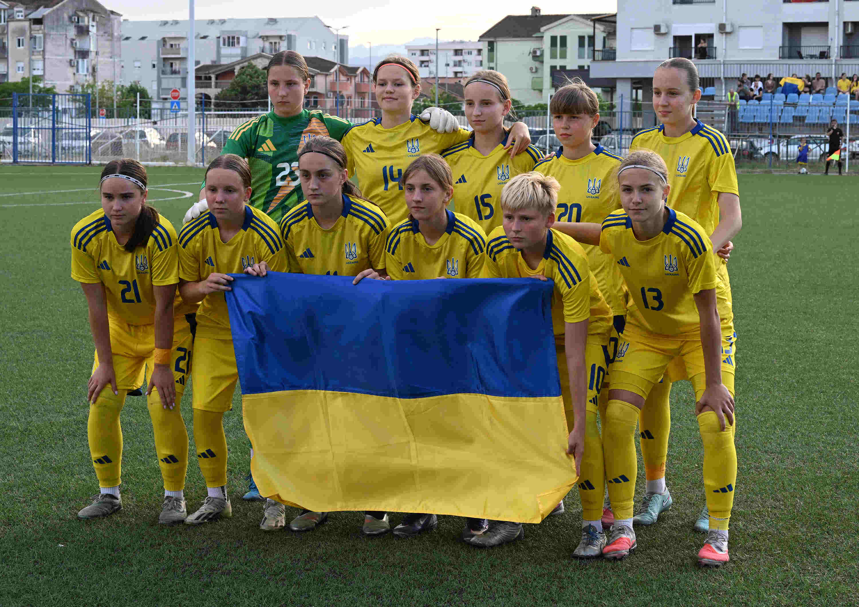 Чорногорія - Україна , WU-16
