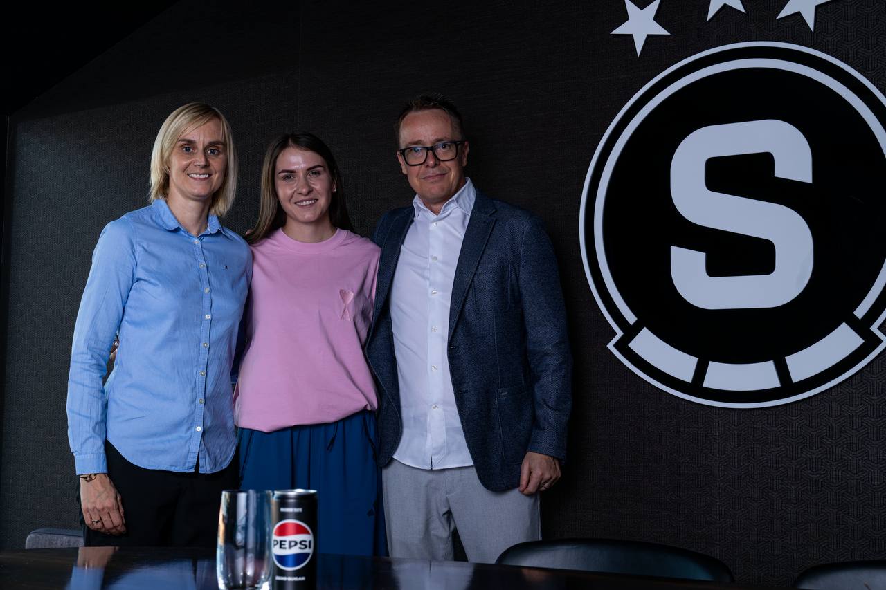 Sparta Praha ОФІЦІЙНО. Анна Петрик підписала контракт з чеською Спартою