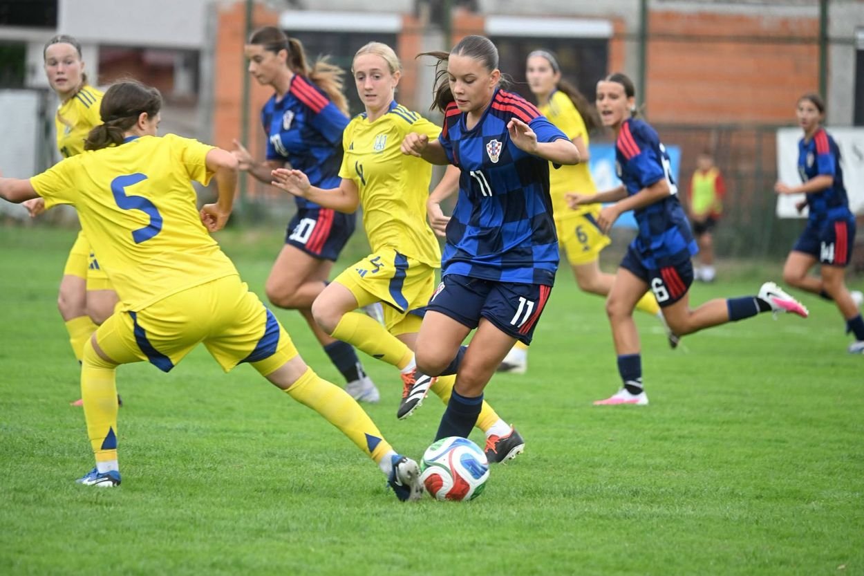 WU15_Croatia_Ukraine WU15 Турнір розвитку УЄФА 2026: паритет перед вирішальним туром